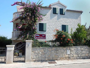 Apartment in Supetar with sea view, terrace, air conditioning, Wi-Fi (4865-1)